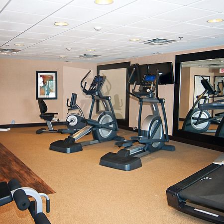 Holiday Inn Express Hotel & Suites Wichita Northeast By Ihg Esterno foto