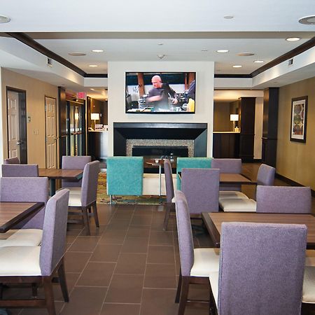 Holiday Inn Express Hotel & Suites Wichita Northeast By Ihg Esterno foto