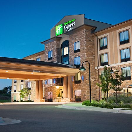 Holiday Inn Express Hotel & Suites Wichita Northeast By Ihg Esterno foto