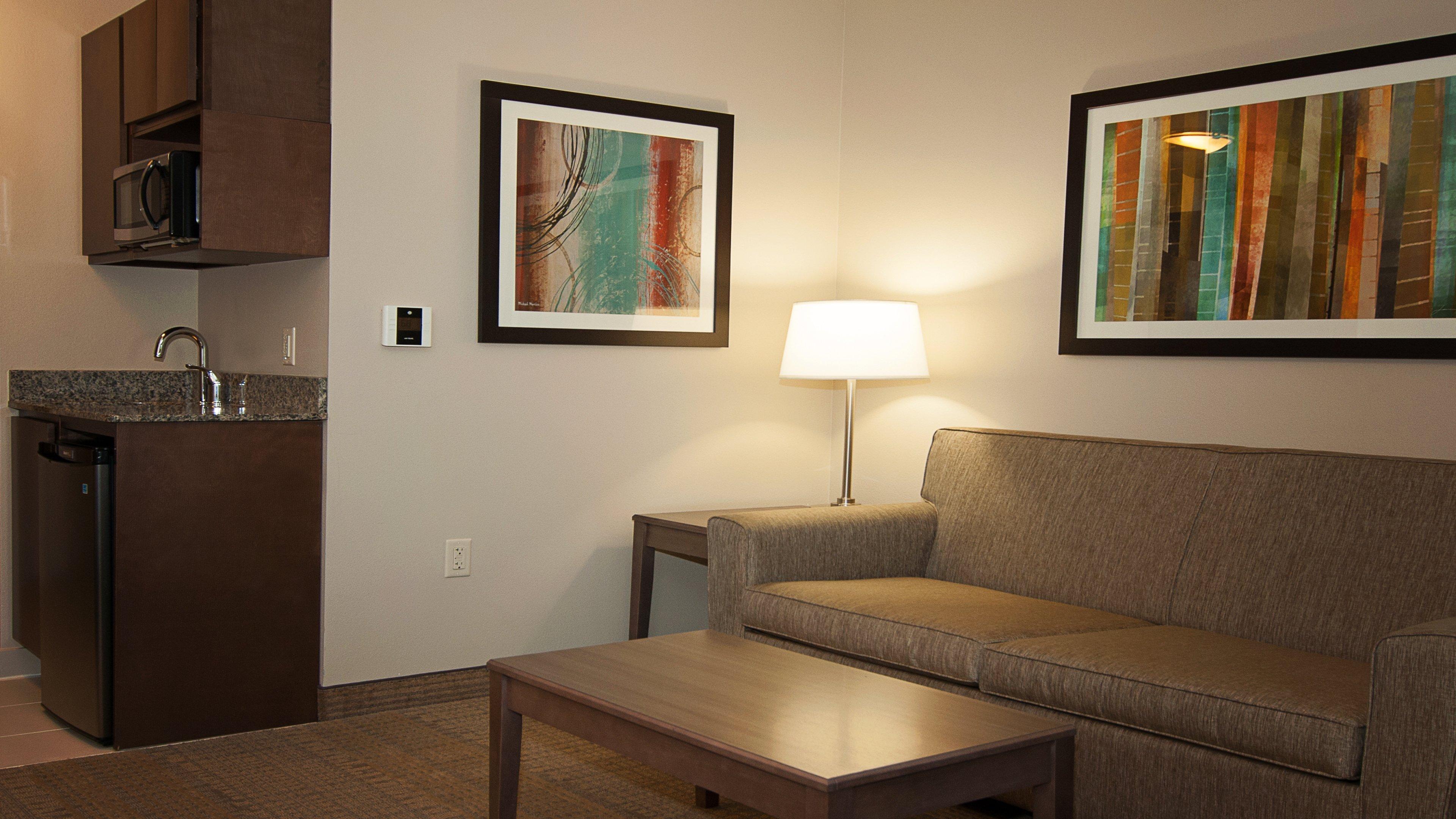 Holiday Inn Express Hotel & Suites Wichita Northeast By Ihg Esterno foto