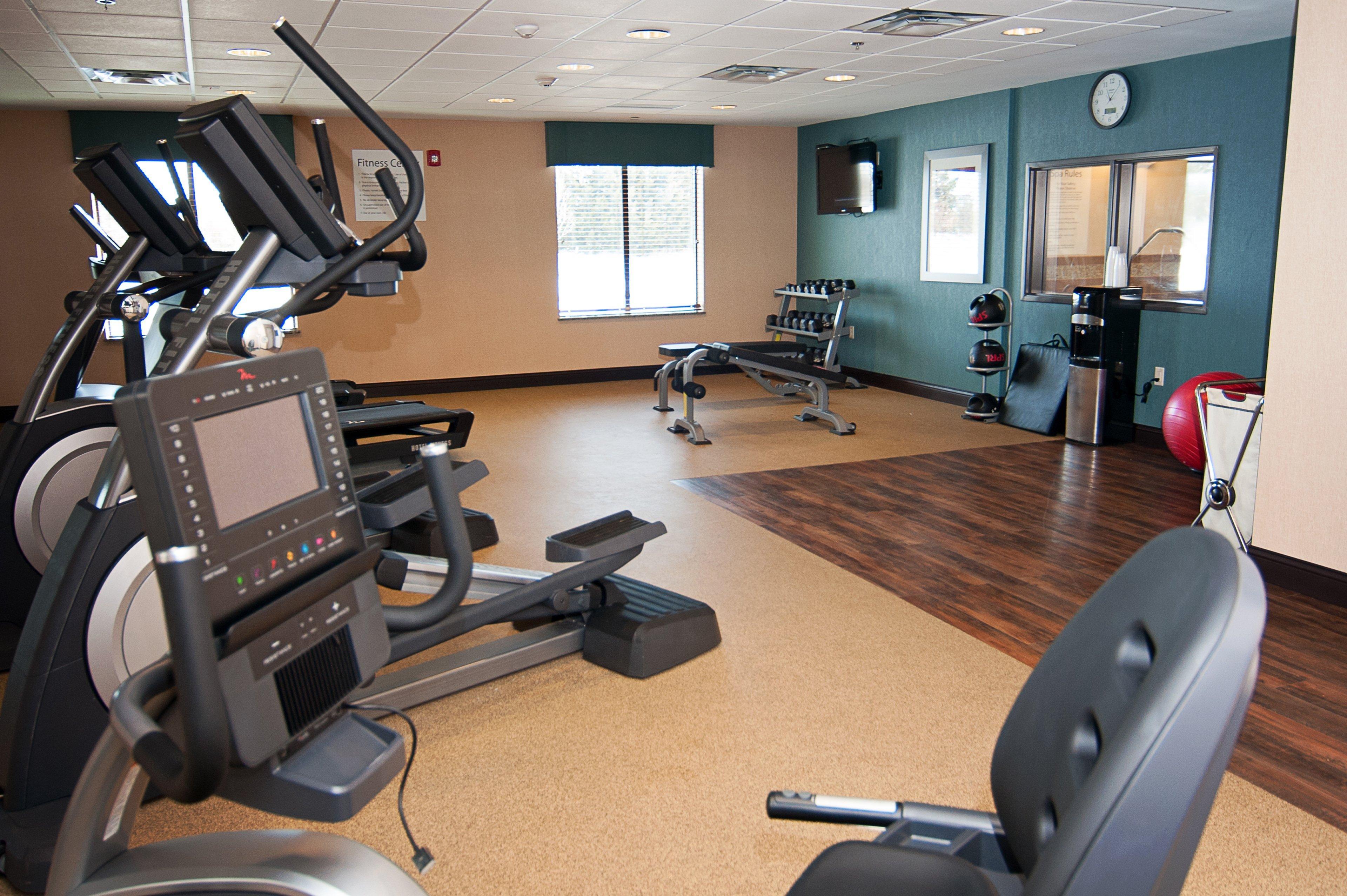 Holiday Inn Express Hotel & Suites Wichita Northeast By Ihg Esterno foto