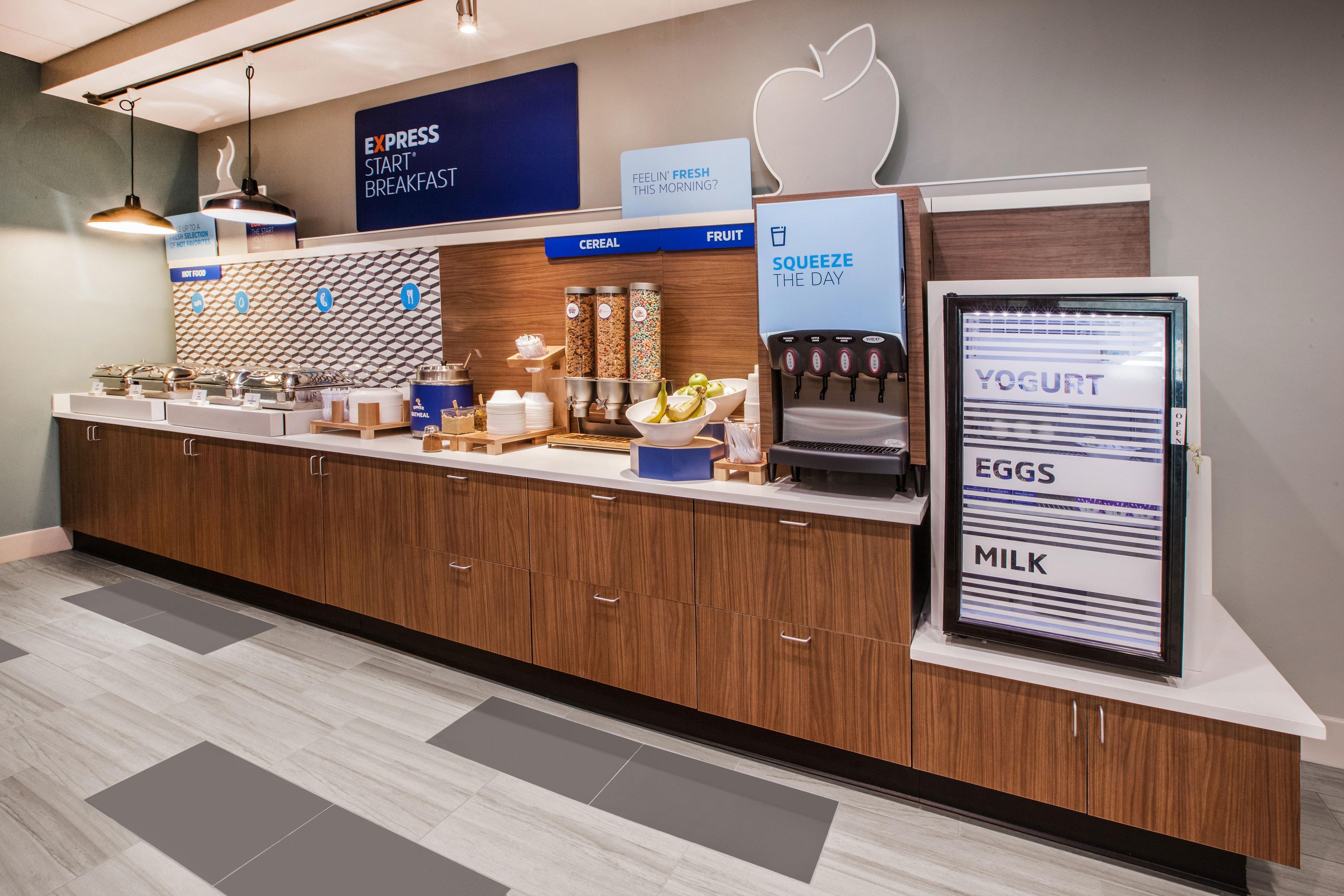 Holiday Inn Express Hotel & Suites Wichita Northeast By Ihg Esterno foto
