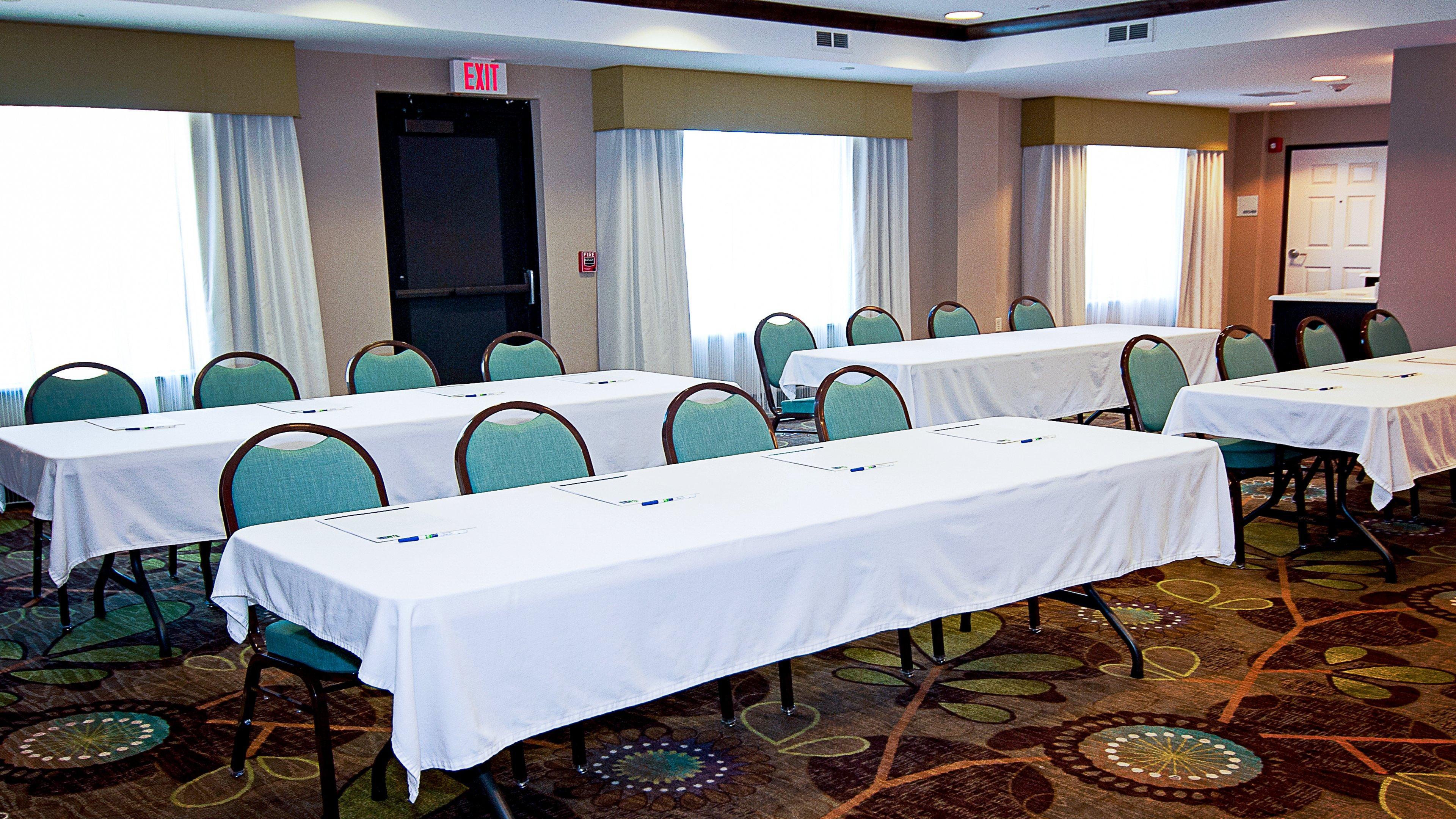 Holiday Inn Express Hotel & Suites Wichita Northeast By Ihg Esterno foto