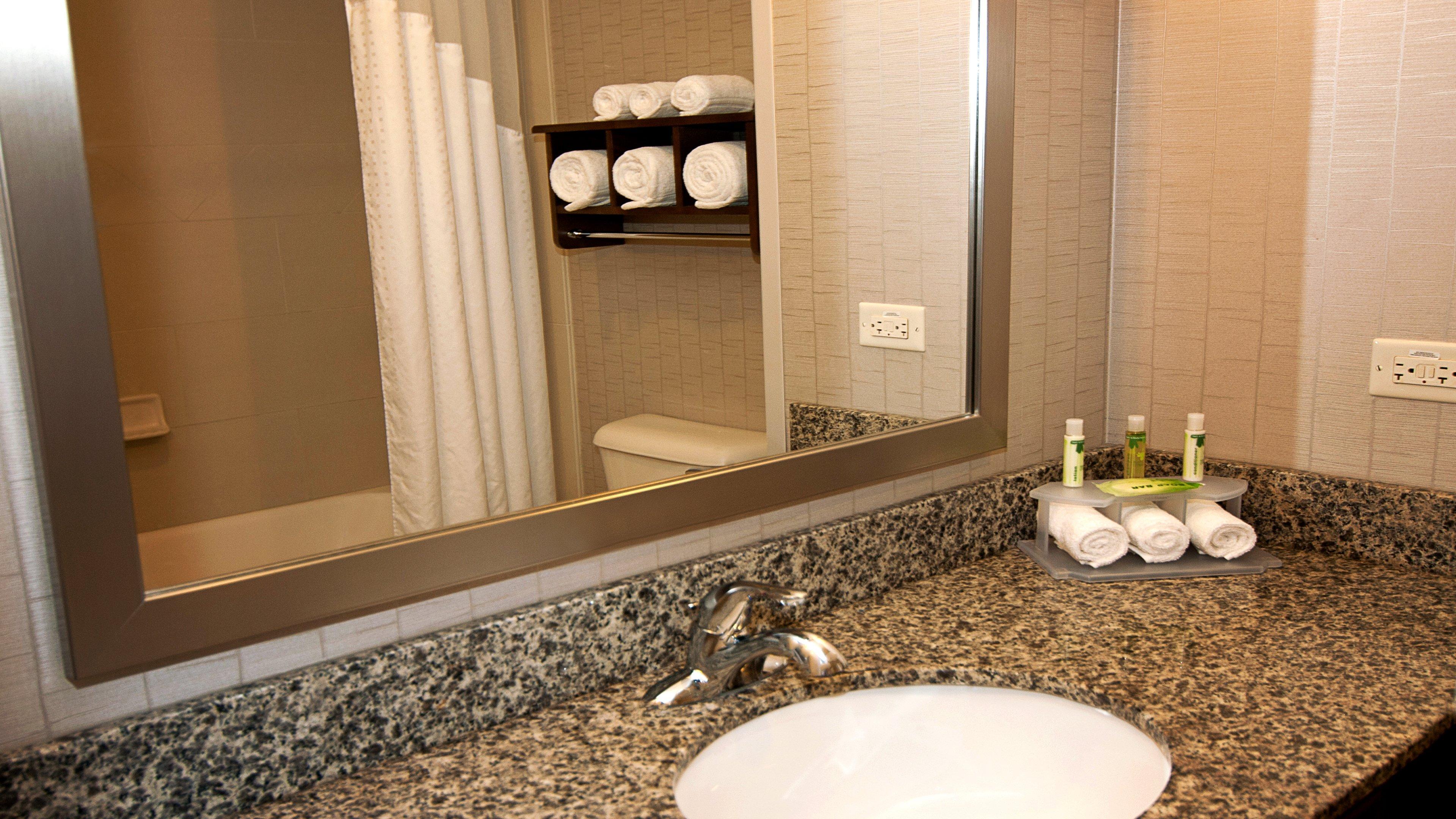 Holiday Inn Express Hotel & Suites Wichita Northeast By Ihg Esterno foto