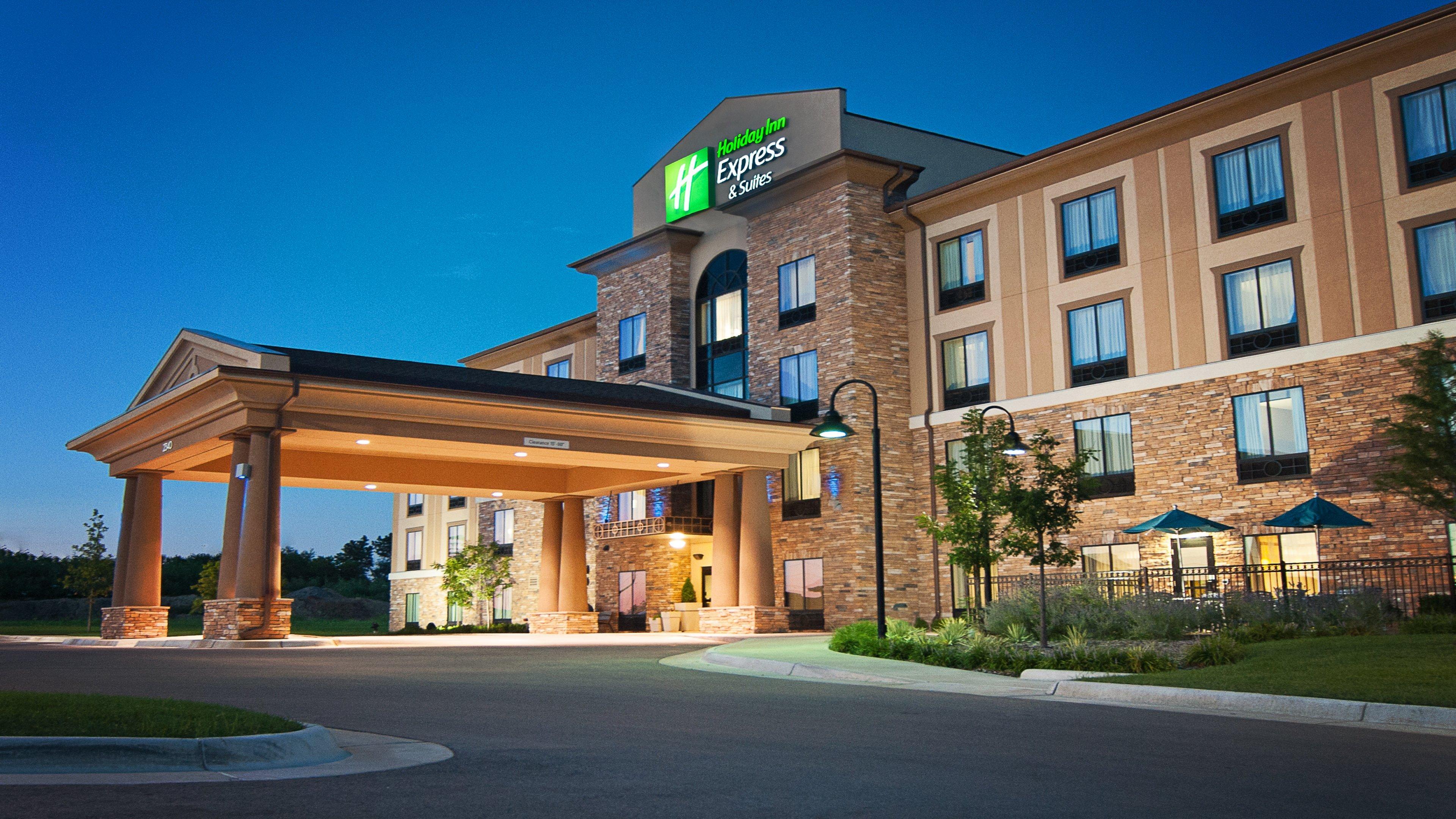 Holiday Inn Express Hotel & Suites Wichita Northeast By Ihg Esterno foto