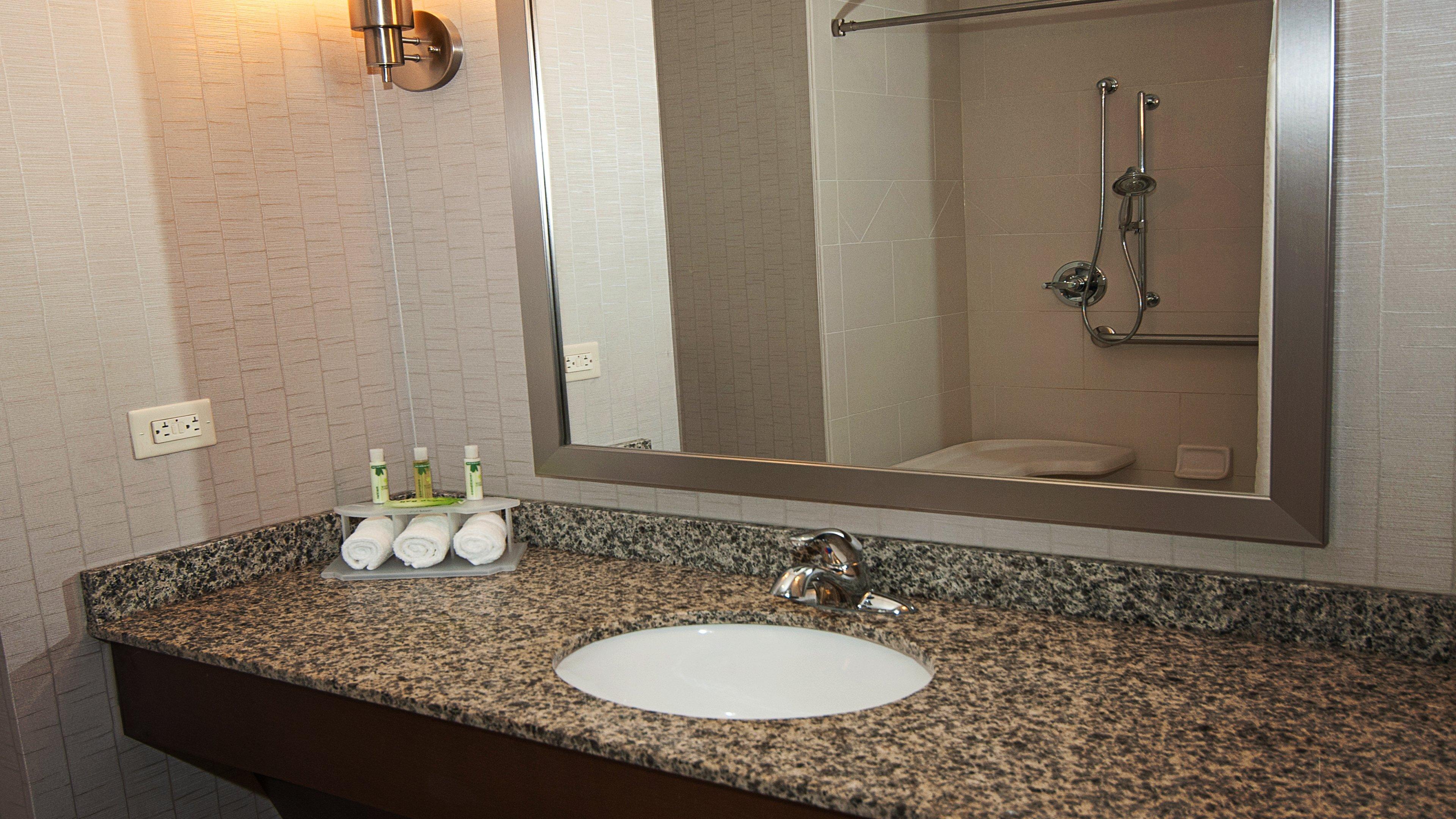 Holiday Inn Express Hotel & Suites Wichita Northeast By Ihg Esterno foto