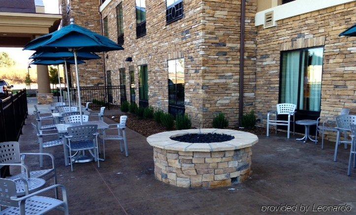 Holiday Inn Express Hotel & Suites Wichita Northeast By Ihg Esterno foto